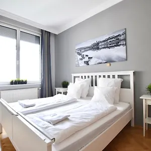  Apartman Standerd By Hi5 - Lovag Family Magyarország