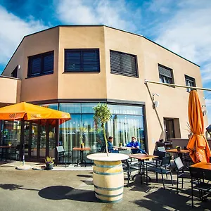 Cafe-restaurant Leo Szálloda
